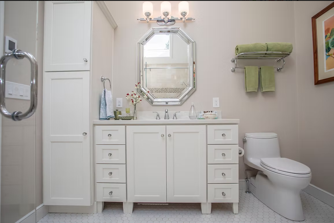 Traditional Vanity Style